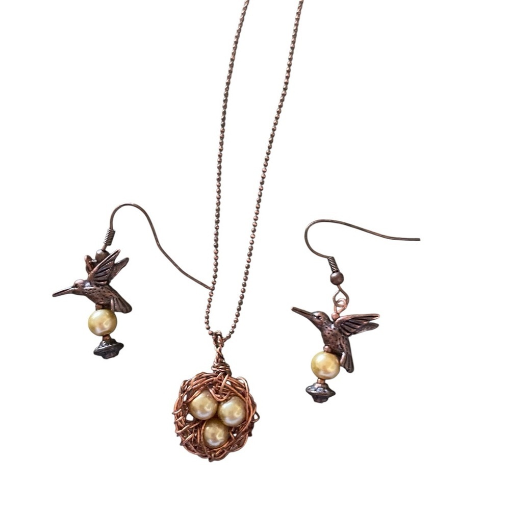 Vtg Copper Rosegold Hummingbird Set Gold Accents egg nest pearl necklace Spring